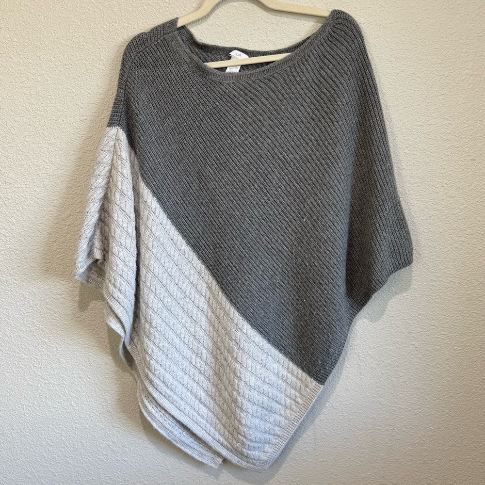 J Jill Knit Pullover Poncho One Size Grey Cable Knit Cotton Blend Cozy Holiday
